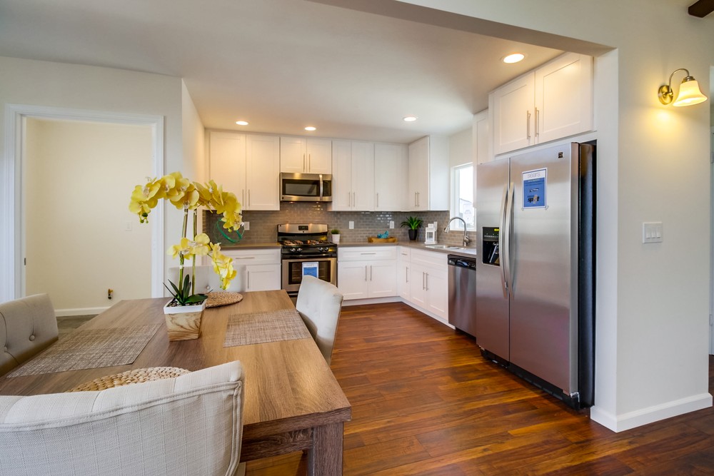 Virtual tour photo 18 of 45 for 801 Kelton Rd