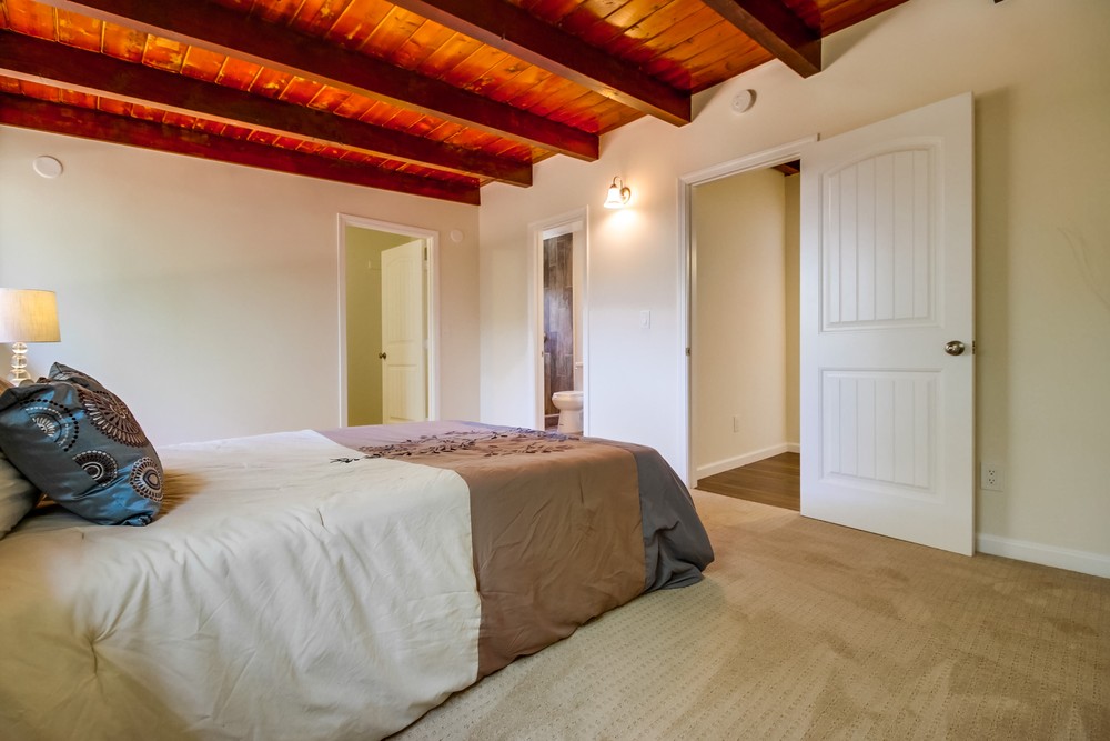 Virtual tour photo 20 of 45 for 801 Kelton Rd