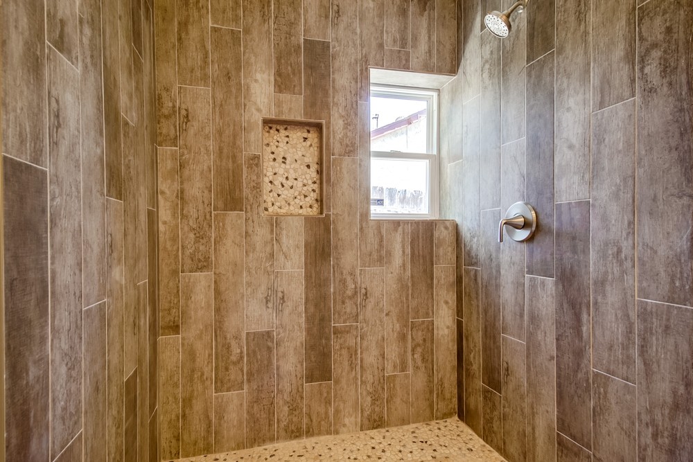 Virtual tour photo 24 of 45 for 801 Kelton Rd