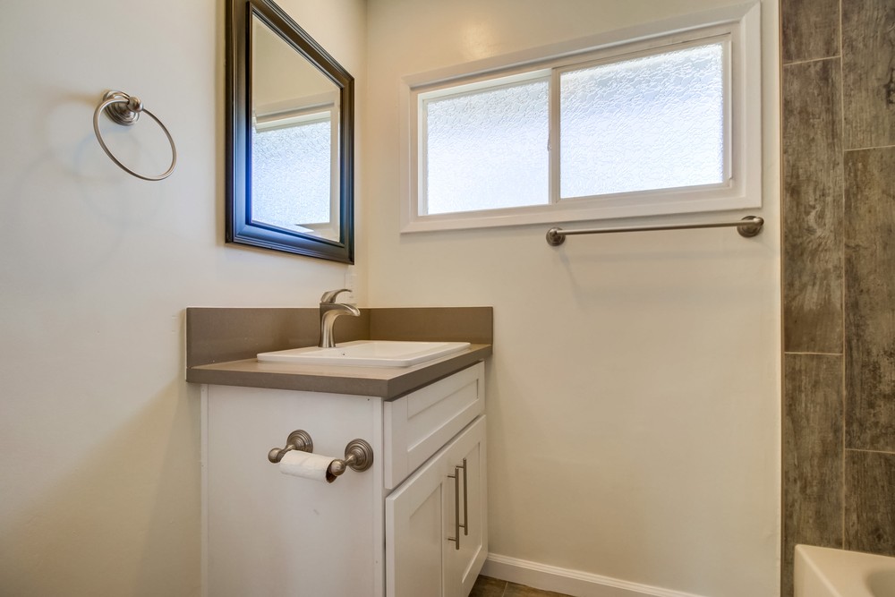 Virtual tour photo 33 of 45 for 801 Kelton Rd