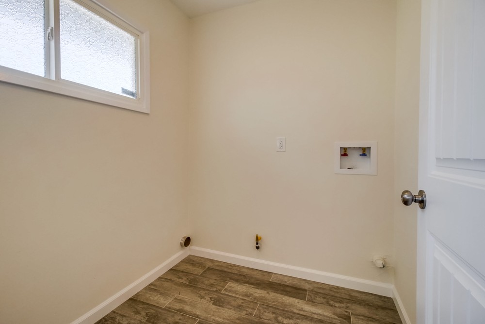 Virtual tour photo 35 of 45 for 801 Kelton Rd