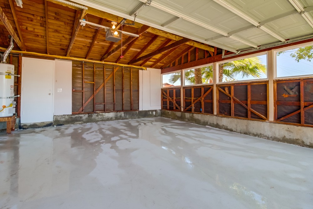 Virtual tour photo 37 of 45 for 801 Kelton Rd