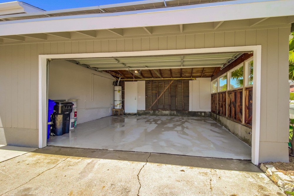 Virtual tour photo 38 of 45 for 801 Kelton Rd