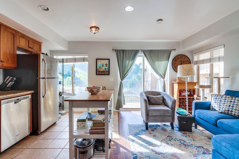 Virtual tour photo 16 of 33 for 801 W Hawthorn St UNIT 210