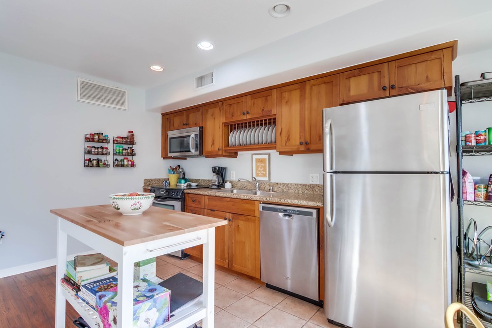 Virtual tour photo 20 of 33 for 801 W Hawthorn St UNIT 210