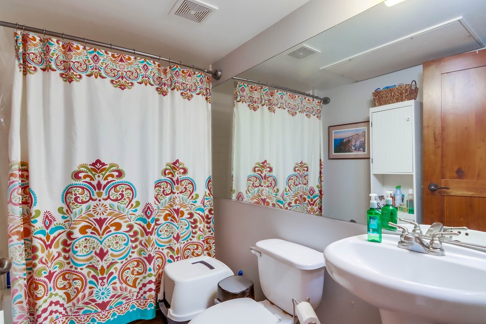 Virtual tour photo 27 of 33 for 801 W Hawthorn St UNIT 210