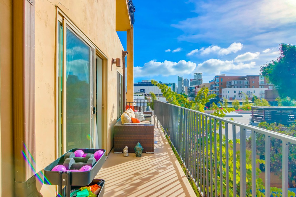 Virtual tour photo 28 of 33 for 801 W Hawthorn St UNIT 210