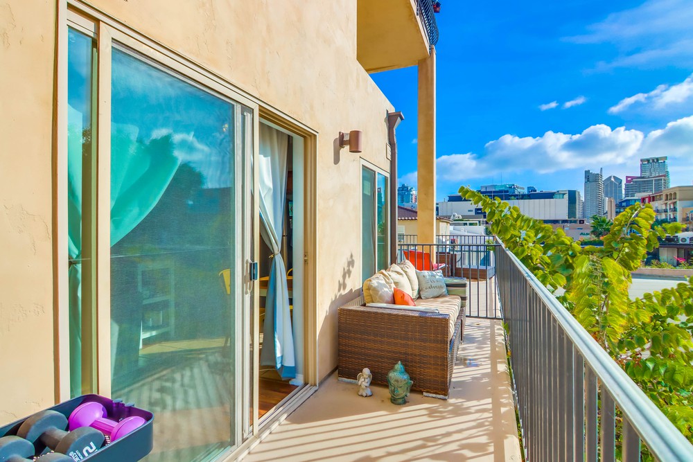 Virtual tour photo 29 of 33 for 801 W Hawthorn St UNIT 210