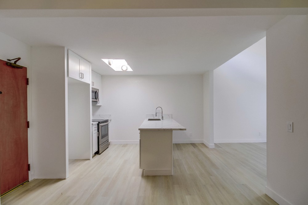 Virtual tour photo 13 of 36 for 8024 Linda Vista Rd #2a