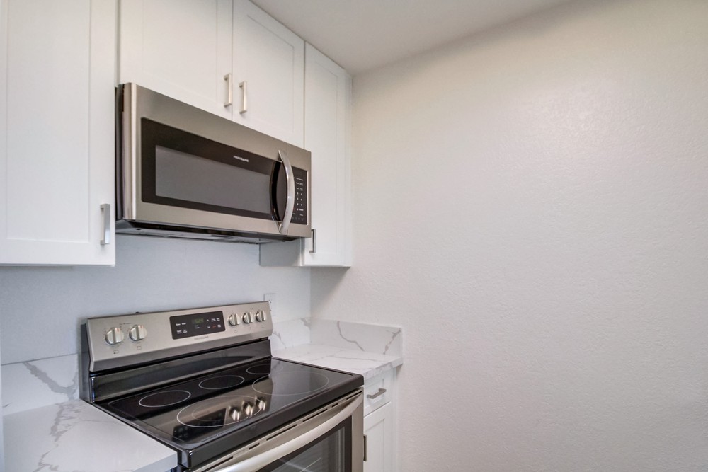 Virtual tour photo 18 of 36 for 8024 Linda Vista Rd #2a