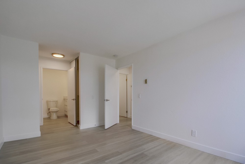 Virtual tour photo 32 of 36 for 8024 Linda Vista Rd #2a