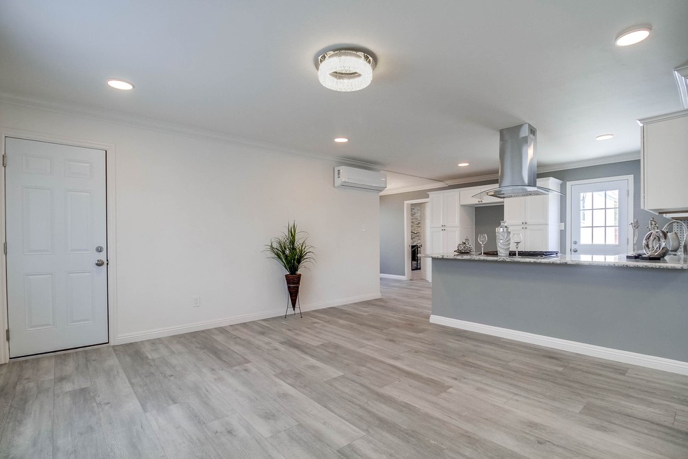 Virtual tour photo 7 of 54 for 803 Bonsall St