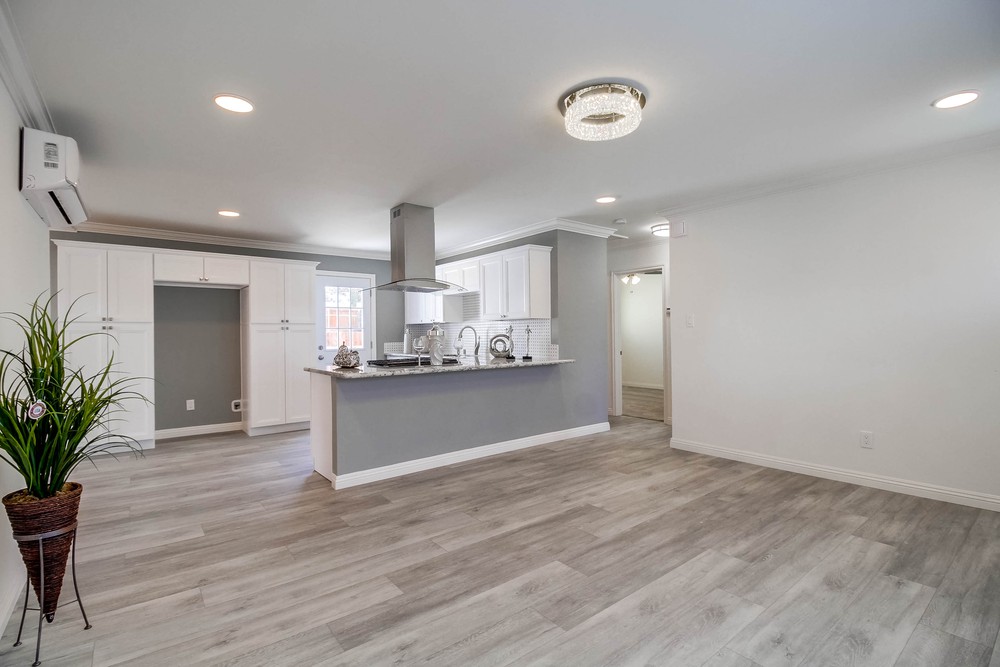 Virtual tour photo 9 of 54 for 803 Bonsall St