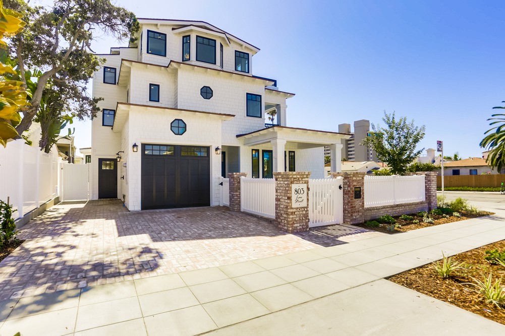 Virtual tour photo 4 of 93 for 803 Law St