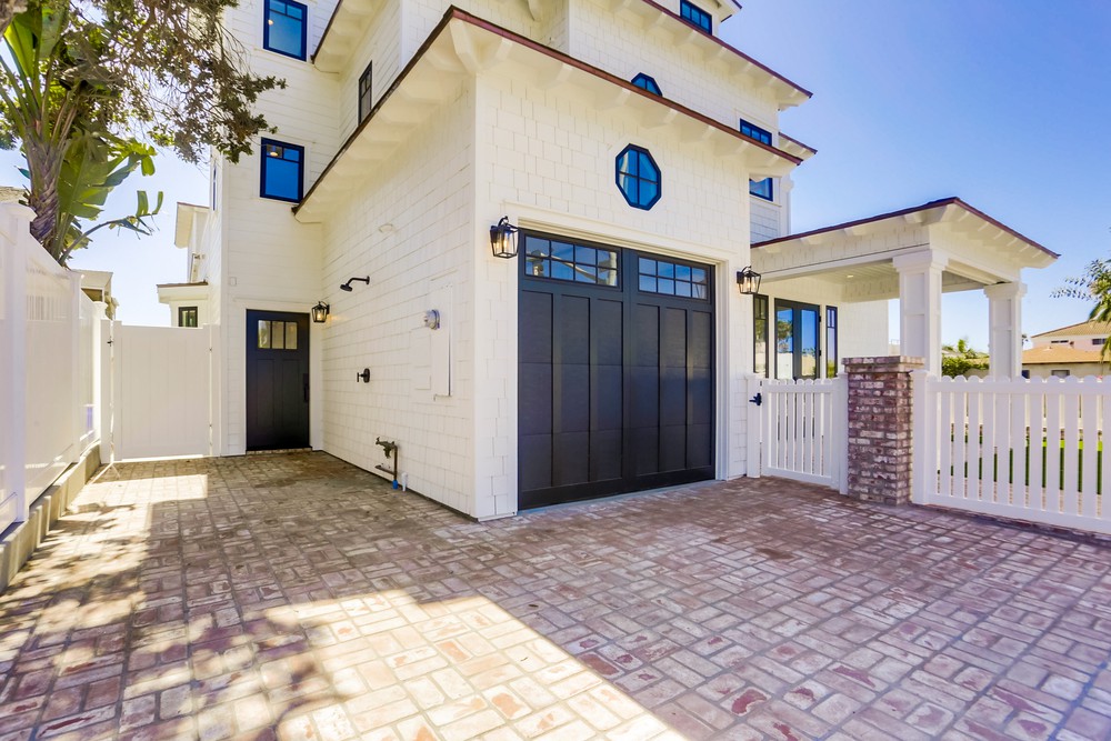 Virtual tour photo 5 of 93 for 803 Law St