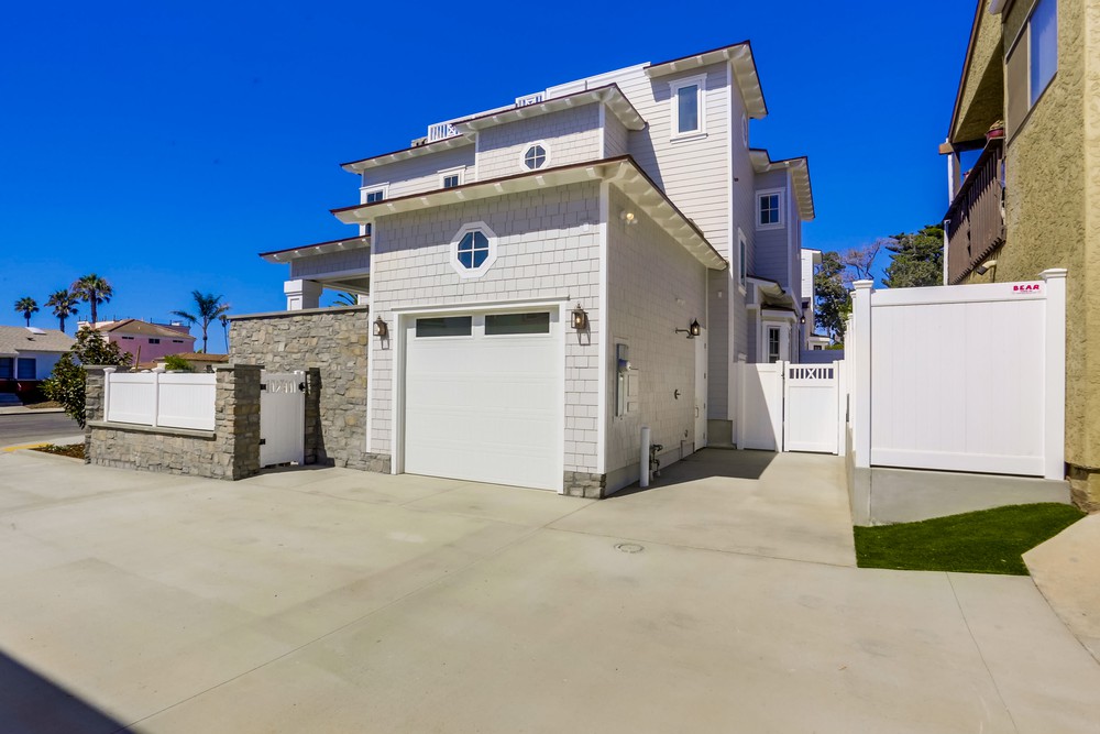 Virtual tour photo 79 of 93 for 803 Law St