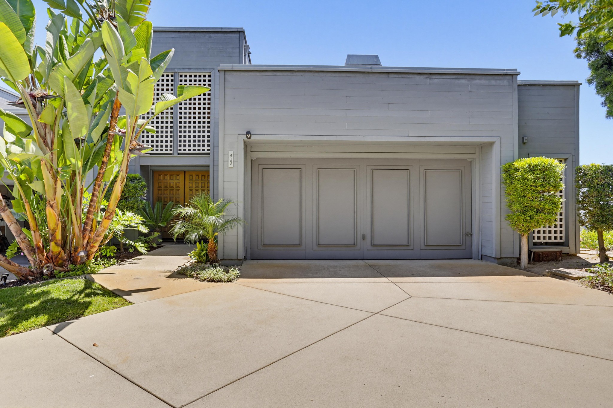 Virtual tour photo 1 of 49 for 803 Spindrift Dr