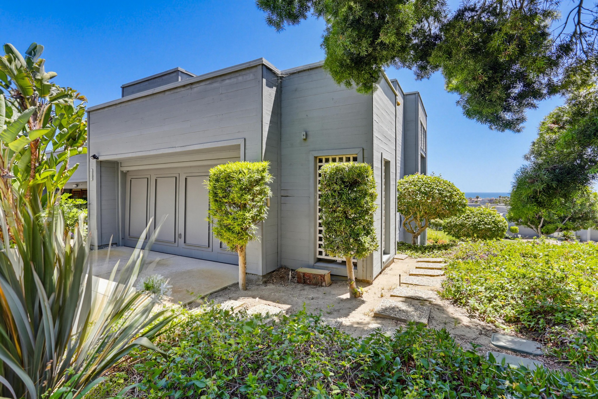 Virtual tour photo 3 of 49 for 803 Spindrift Dr