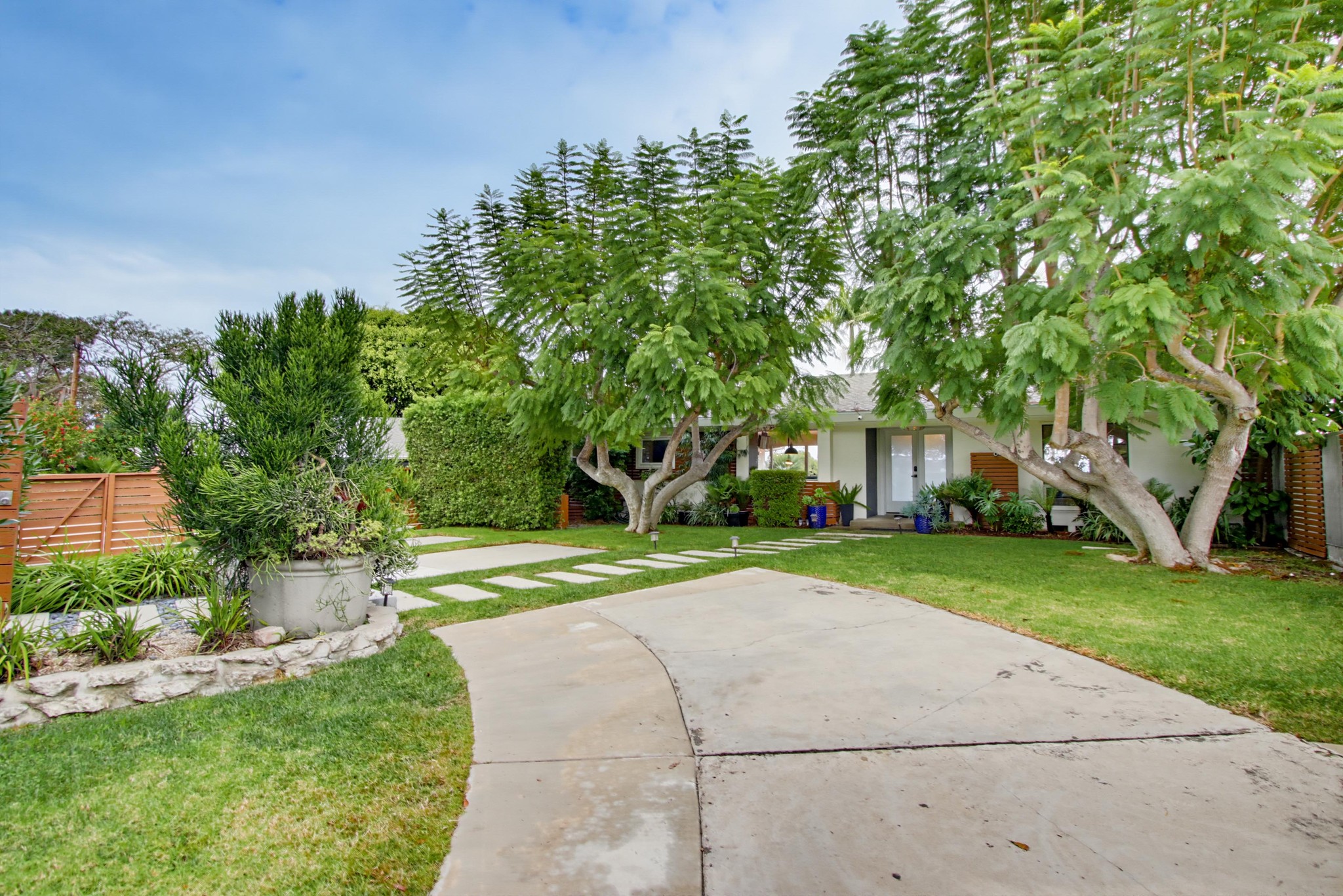 Virtual tour photo 4 of 129 for 8031 La Jolla Scenic Dr N