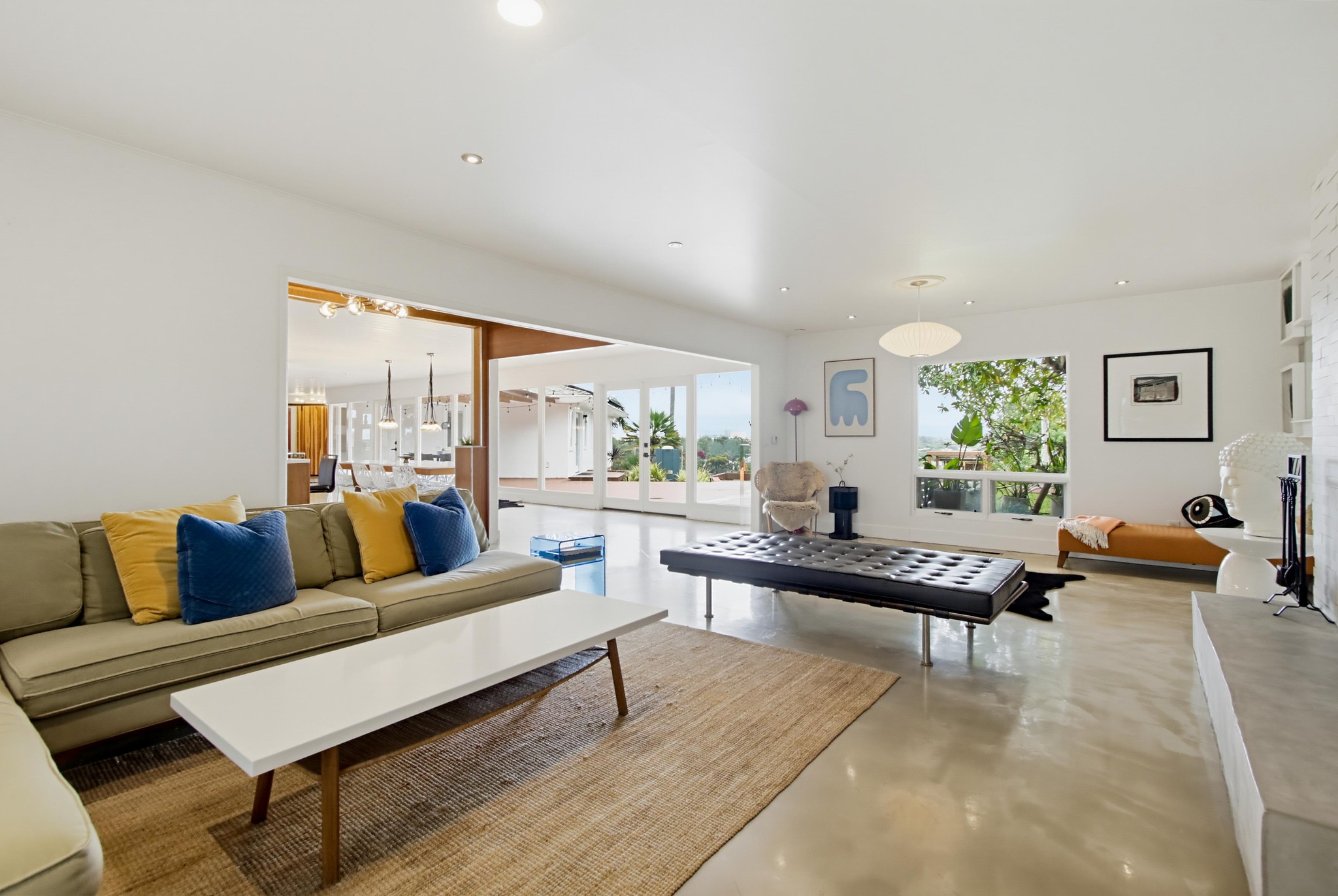 Virtual tour photo 10 of 129 for 8031 La Jolla Scenic Dr N