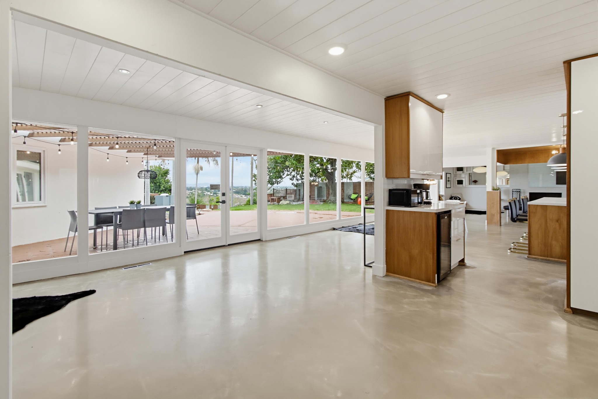 Virtual tour photo 17 of 129 for 8031 La Jolla Scenic Dr N