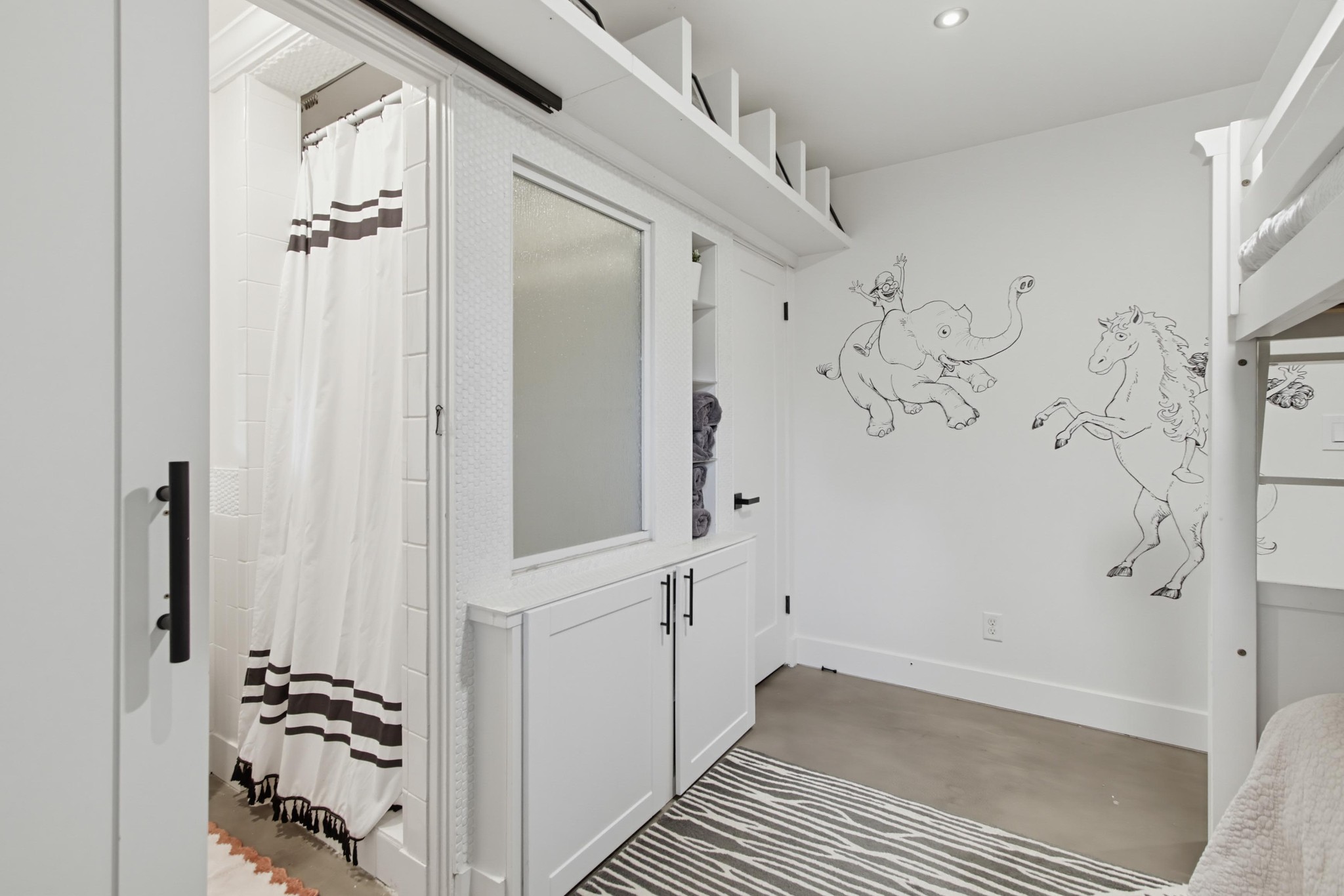 Virtual tour photo 36 of 129 for 8031 La Jolla Scenic Dr N