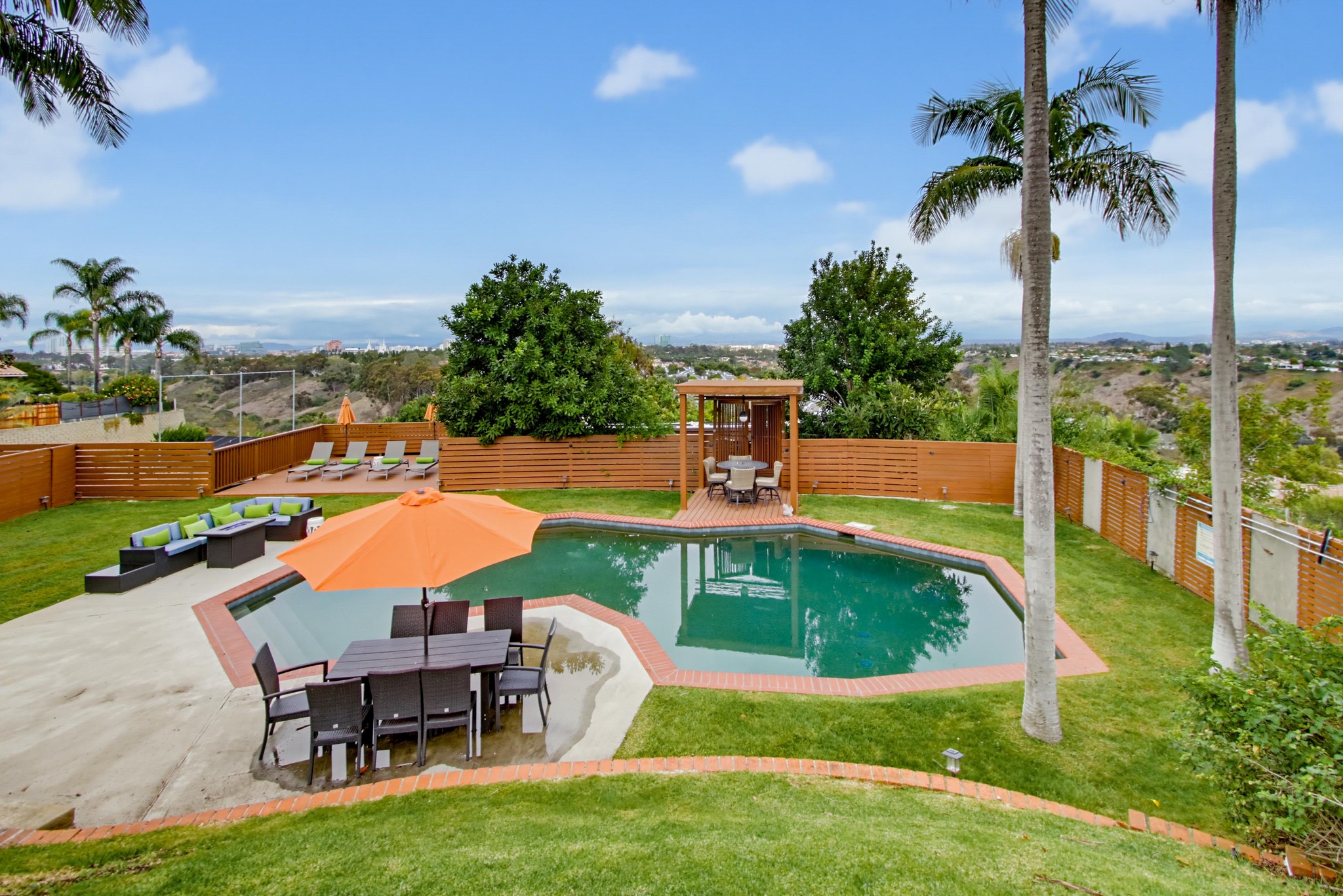 Virtual tour photo 76 of 129 for 8031 La Jolla Scenic Dr N