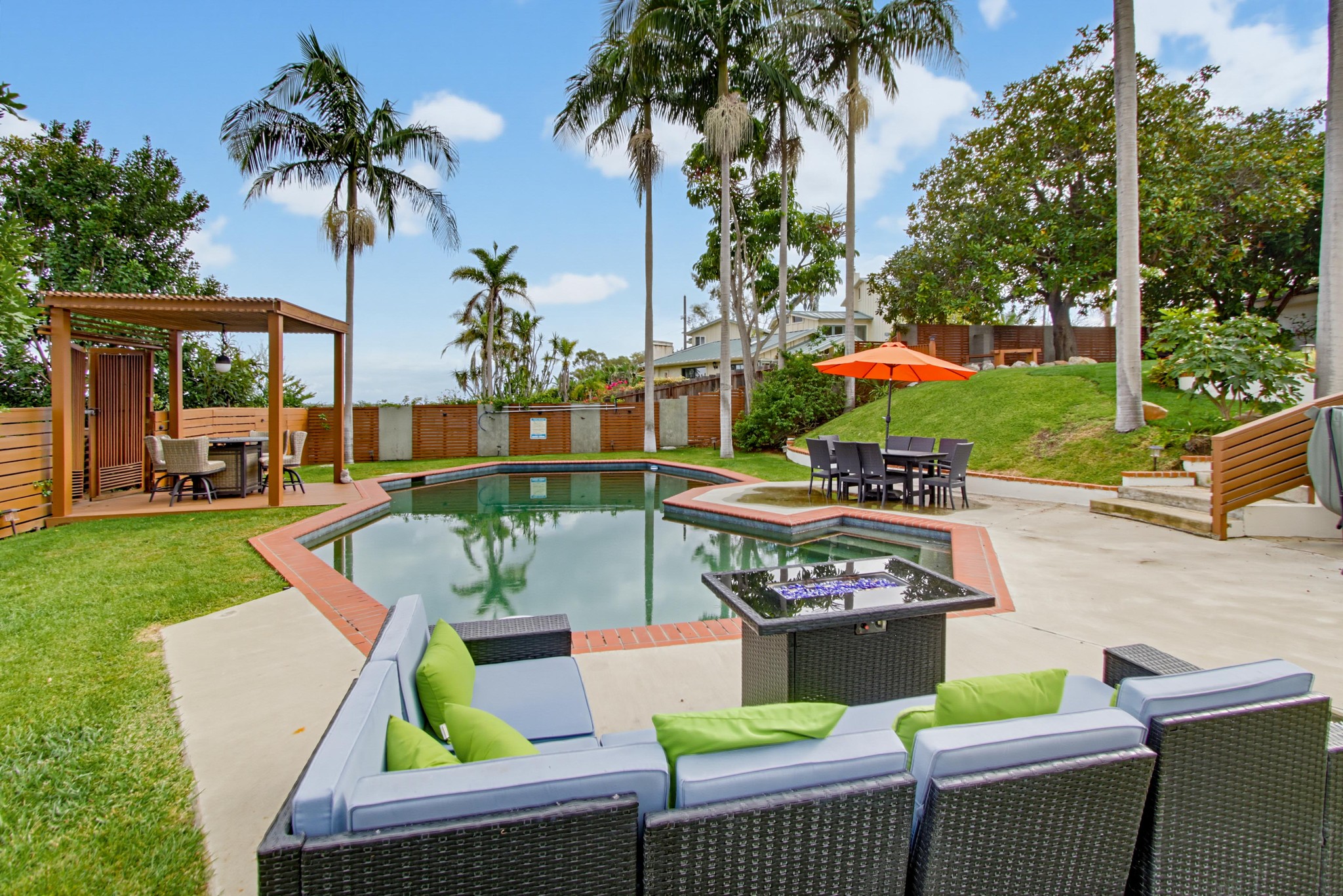 Virtual tour photo 82 of 129 for 8031 La Jolla Scenic Dr N