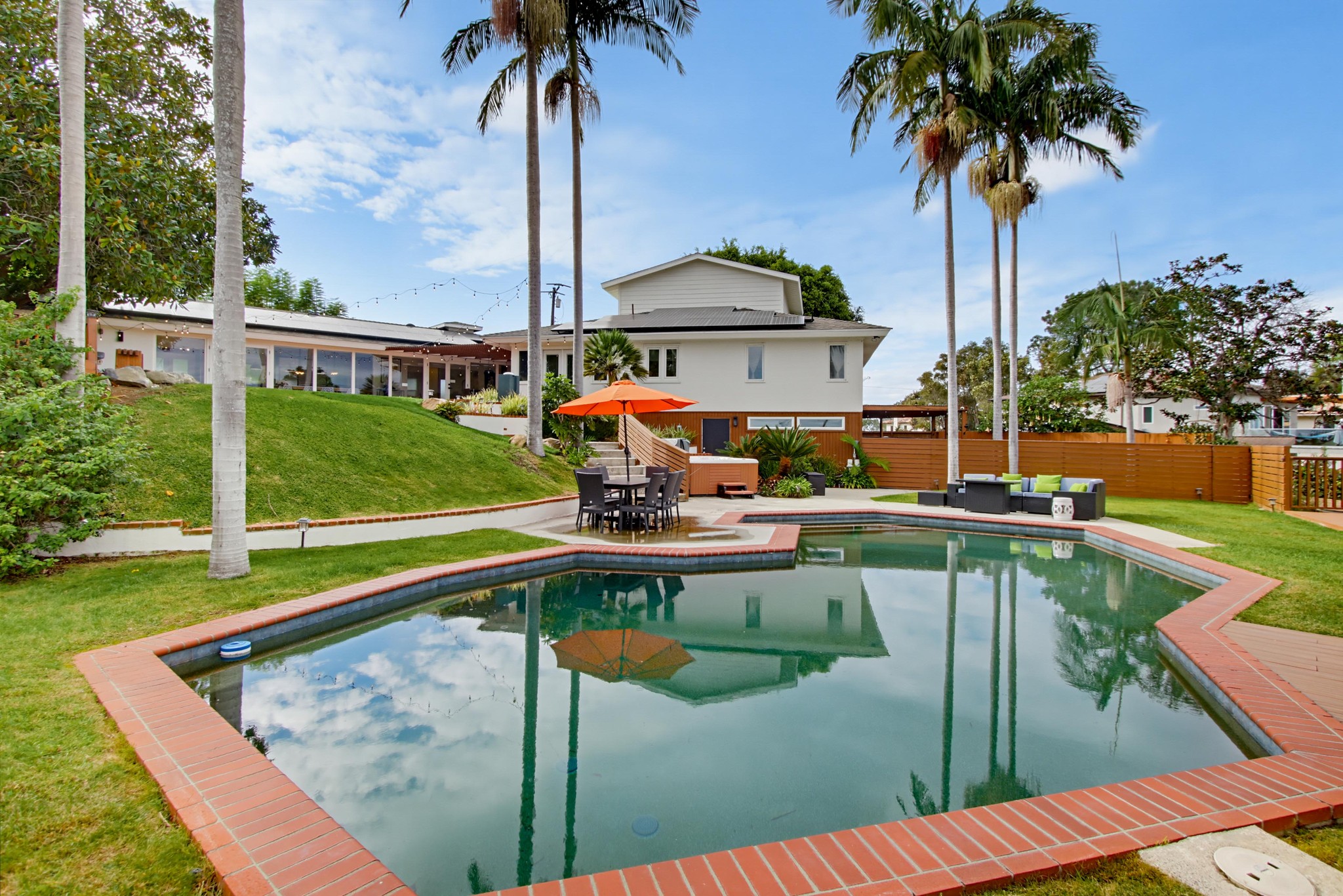 Virtual tour photo 89 of 129 for 8031 La Jolla Scenic Dr N