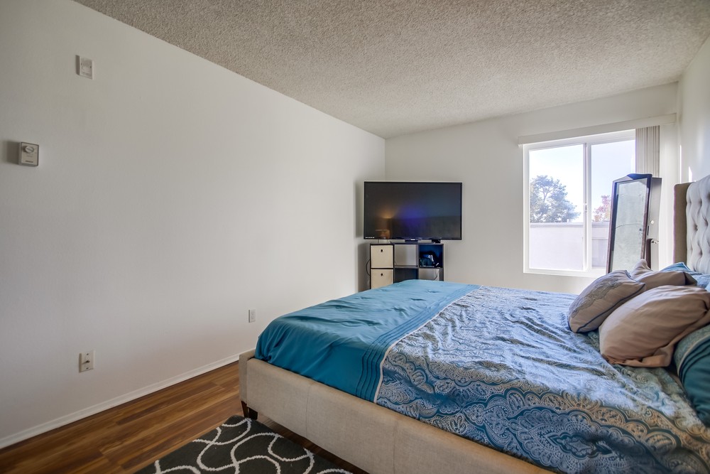 Virtual tour photo 26 of 40 for 8034 Linda Vista Rd #2q