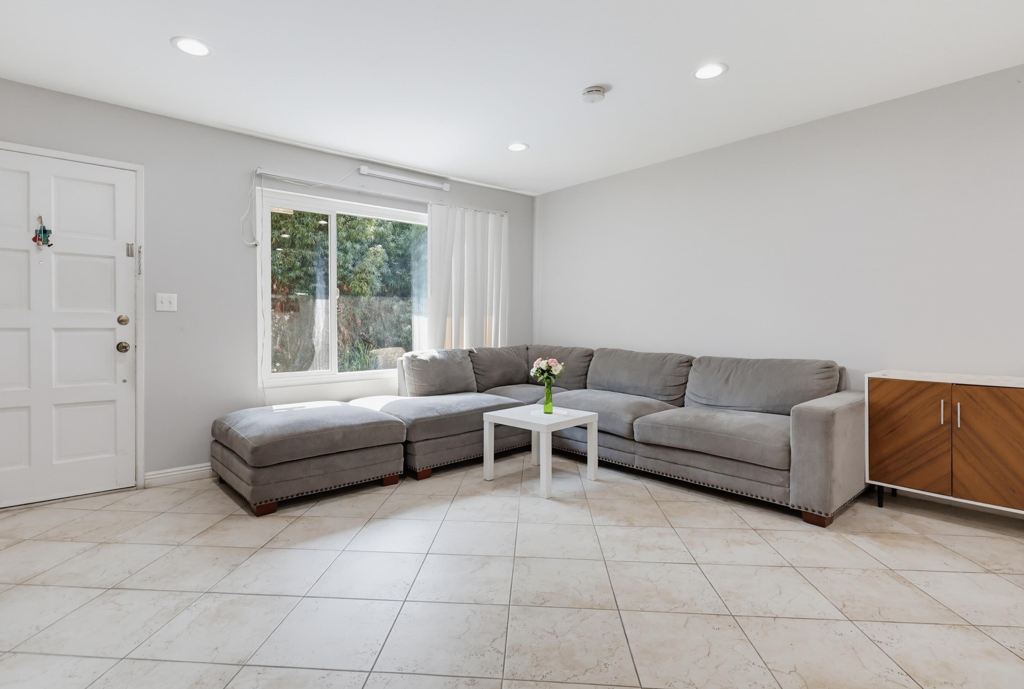 Virtual tour photo 14 of 63 for 8035 Calle Fanita