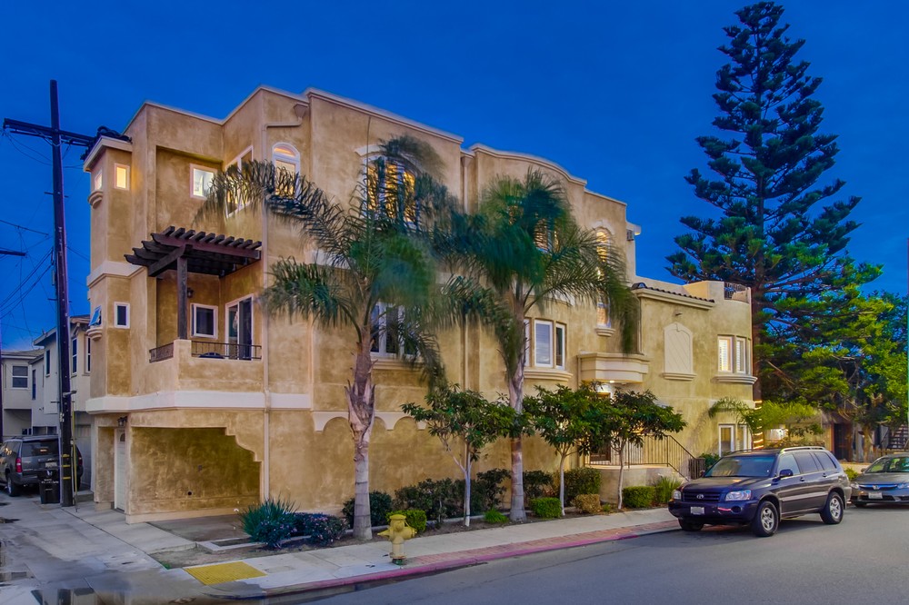 Virtual tour photo 4 of 95 for 804 Coronado Court