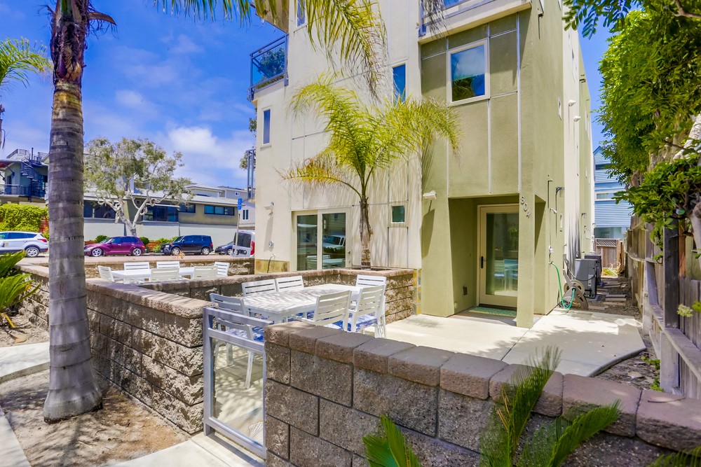 Virtual tour photo 6 of 95 for 804 Nahant Ct #802
