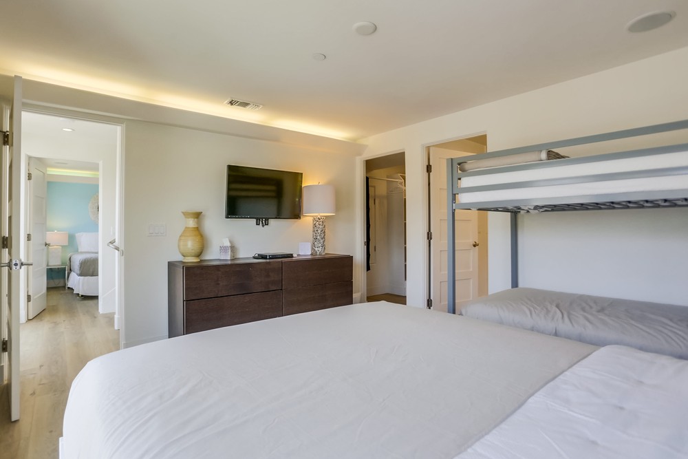 Virtual tour photo 35 of 95 for 804 Nahant Ct #802