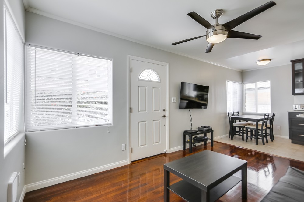 Virtual tour photo 6 of 25 for 805 Manhattan Court