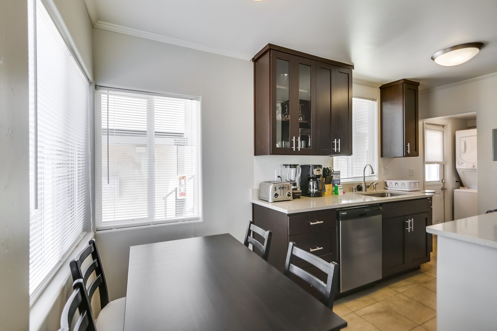 Virtual tour photo 10 of 25 for 805 Manhattan Court