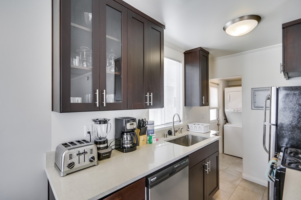Virtual tour photo 12 of 25 for 805 Manhattan Court