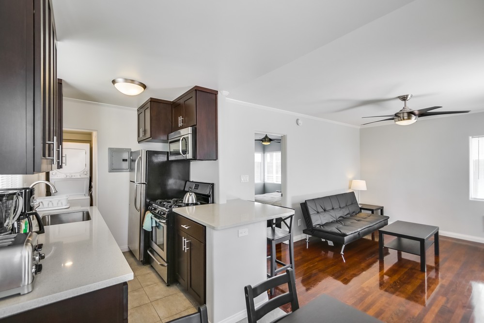 Virtual tour photo 13 of 25 for 805 Manhattan Court