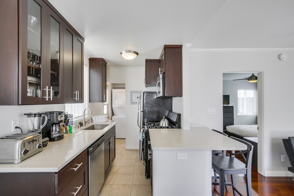 Virtual tour photo 14 of 25 for 805 Manhattan Court
