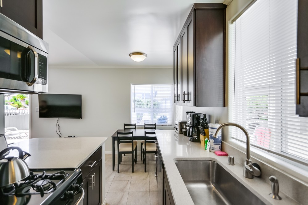 Virtual tour photo 17 of 25 for 805 Manhattan Court