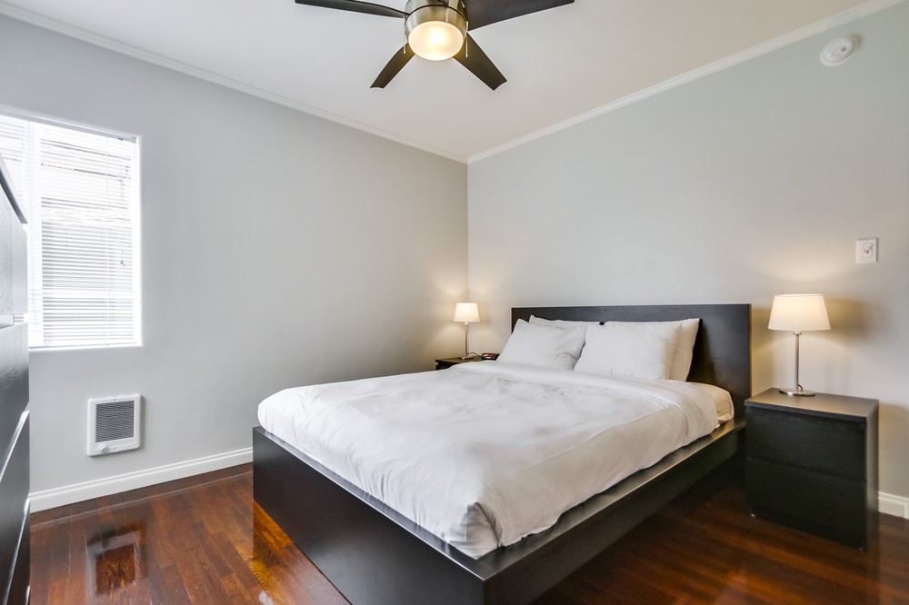 Virtual tour photo 19 of 25 for 805 Manhattan Court