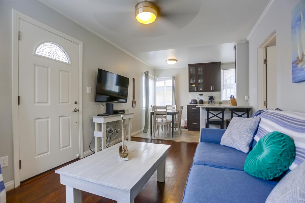 Virtual tour photo 6 of 29 for 805 Manhattan Ct