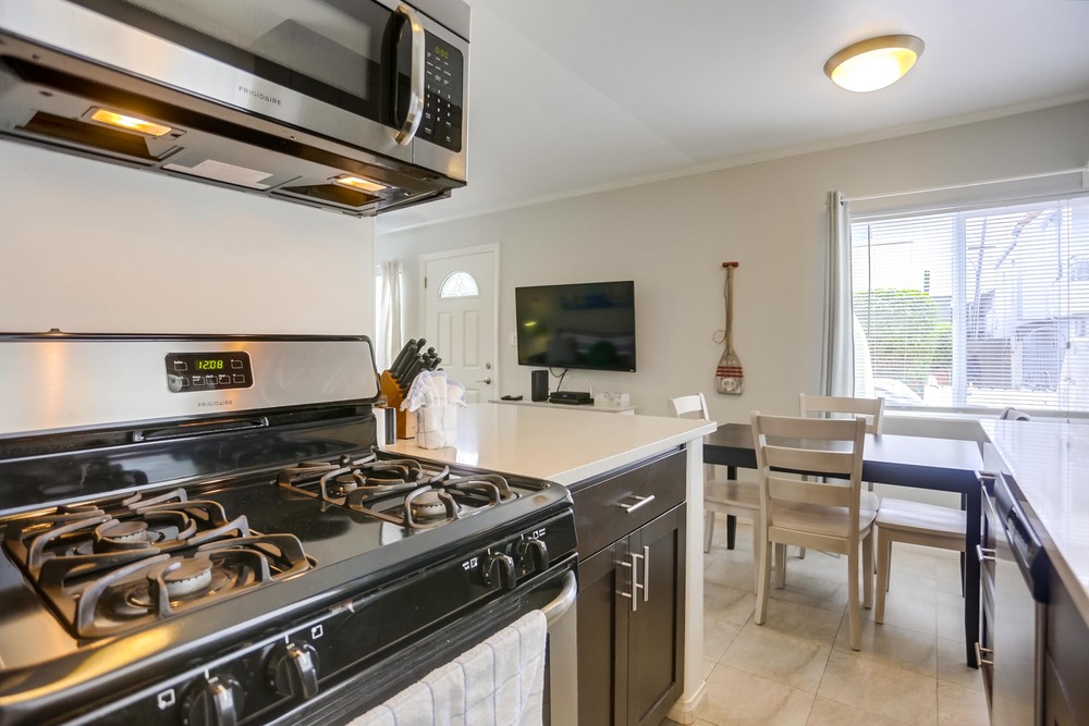 Virtual tour photo 14 of 29 for 805 Manhattan Ct