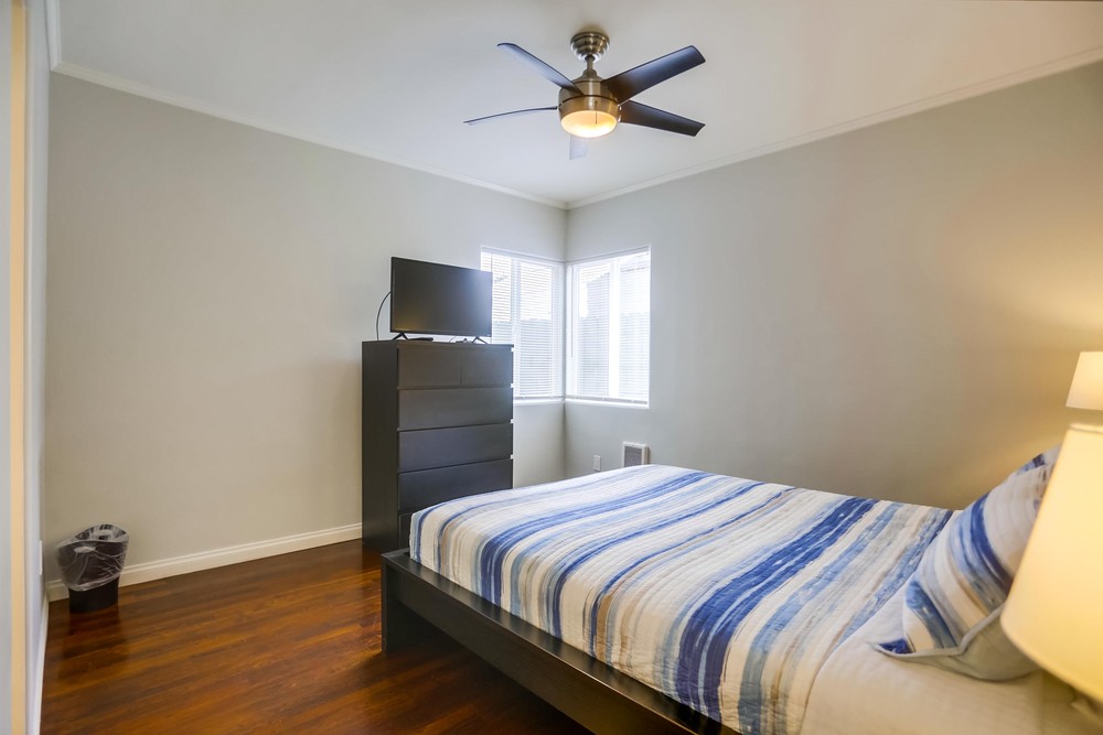 Virtual tour photo 16 of 29 for 805 Manhattan Ct