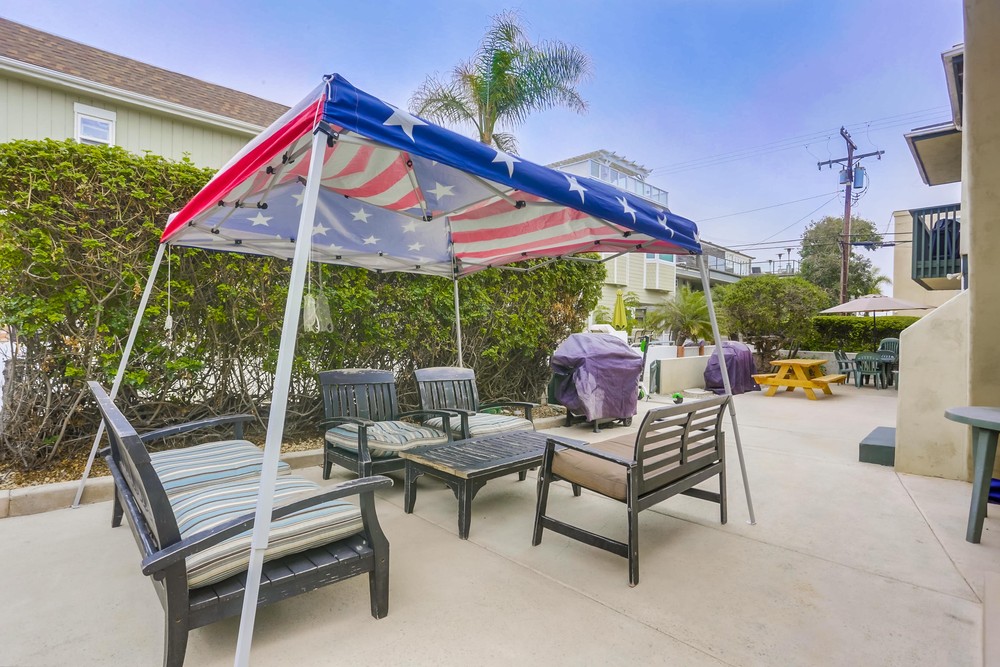 Virtual tour photo 23 of 29 for 805 Manhattan Ct