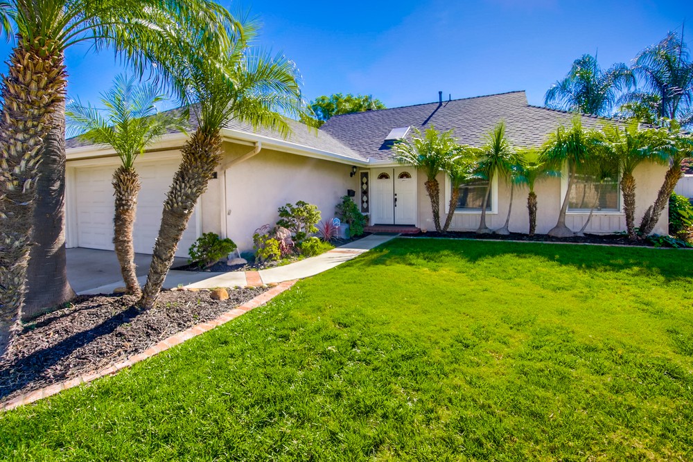 Virtual tour photo 7 of 53 for 8059 Lake Cayuga Dr