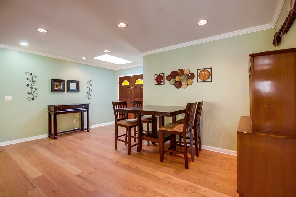 Virtual tour photo 10 of 53 for 8059 Lake Cayuga Dr
