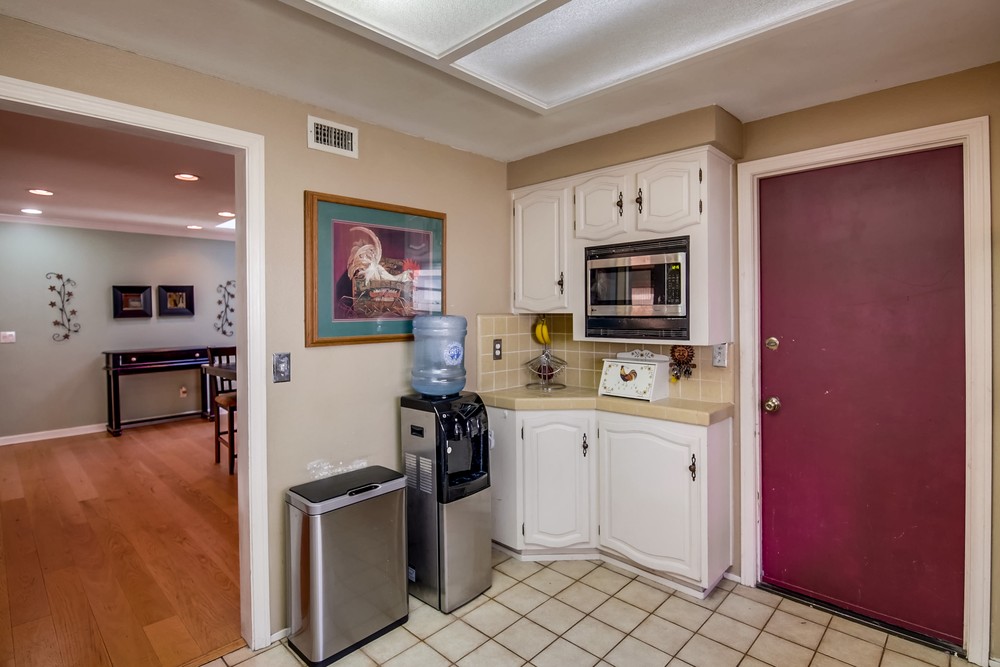 Virtual tour photo 21 of 53 for 8059 Lake Cayuga Dr