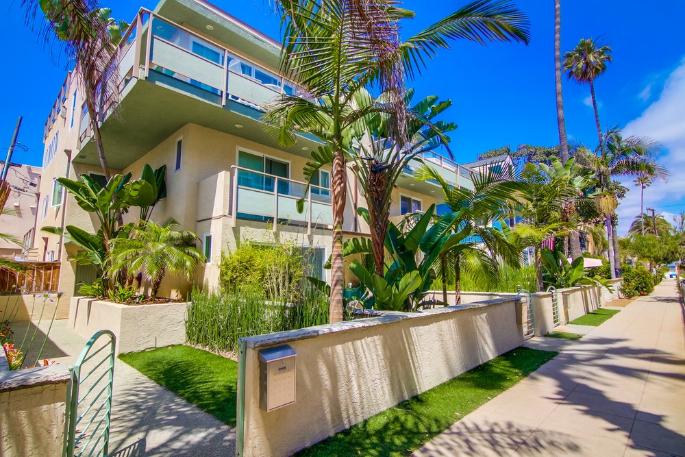 Virtual tour photo 1 of 47 for 806 Ensenada Ct