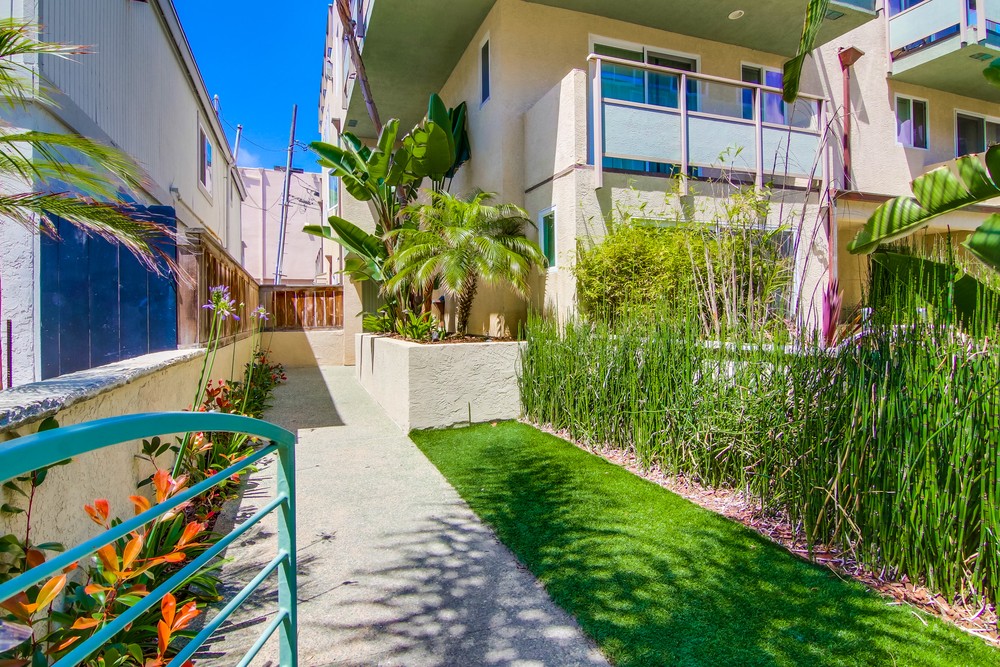 Virtual tour photo 3 of 47 for 806 Ensenada Ct
